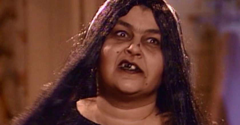 Roseanne as a witch in the first Halloween episode, Boo