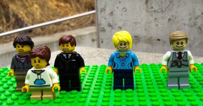 Mourners and Bodies LEGO Minifigures