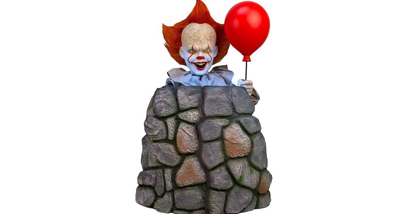 Party City Animated 'IT: Chapter Two' Pennywise Pop Up
