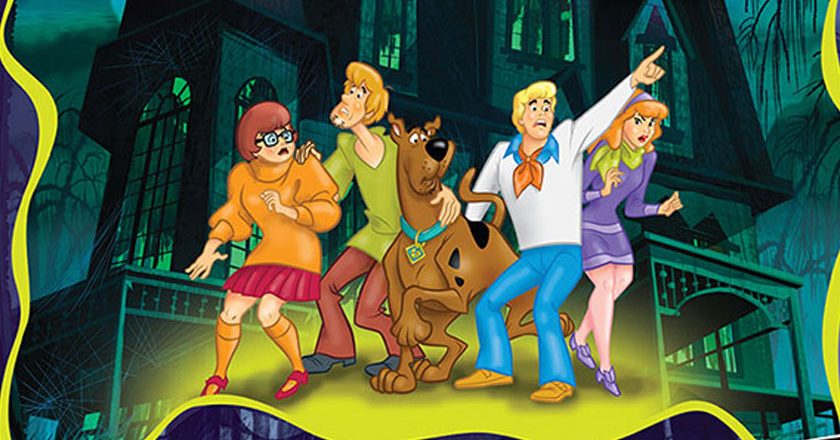Velma, Shaggy, Scooby, Fred, and Daphne on the cover of Scooby-Doo: Escape from the Haunted Mansion