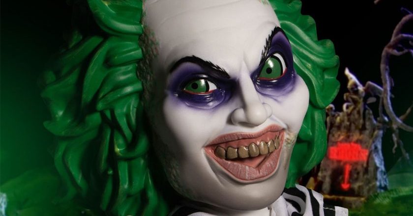 A closeup of the face on the MDS Mega Scale talking Beetlejuice figure