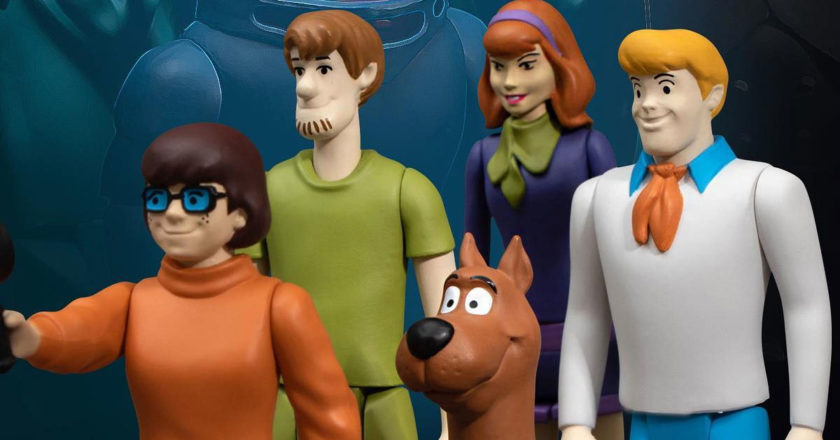 Velma, Shaggy, Scooby, Daphne, and Fred 5 Points figures