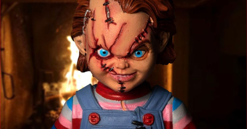 Mezco Toyz Deluxe Chucky Figure