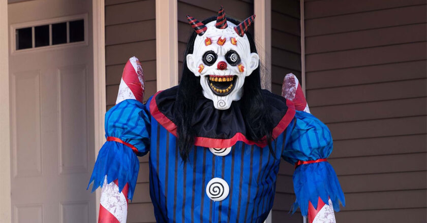Cain, horror clown Halloween animatonic