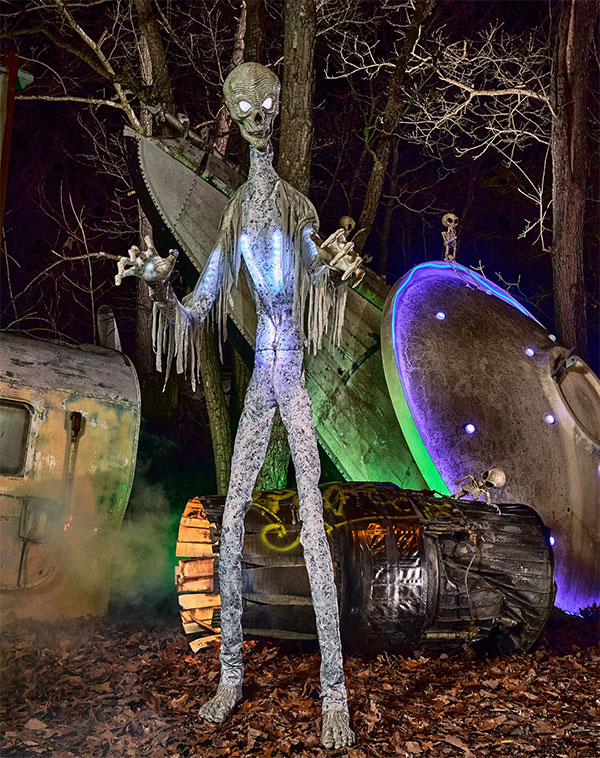 Spirit Halloween Giant Death Ray animatronic