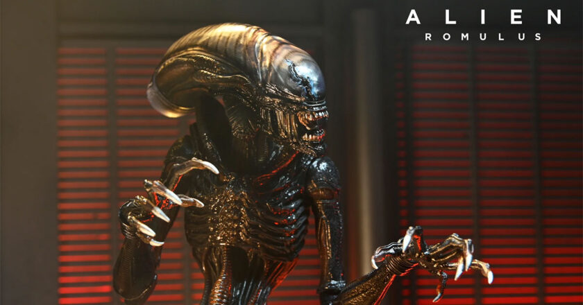 Ultimate Scorched Xenomorph 7-inch Scale Action Figure