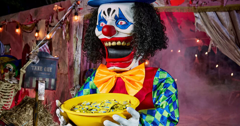 Trick or Treat Pete animatronic